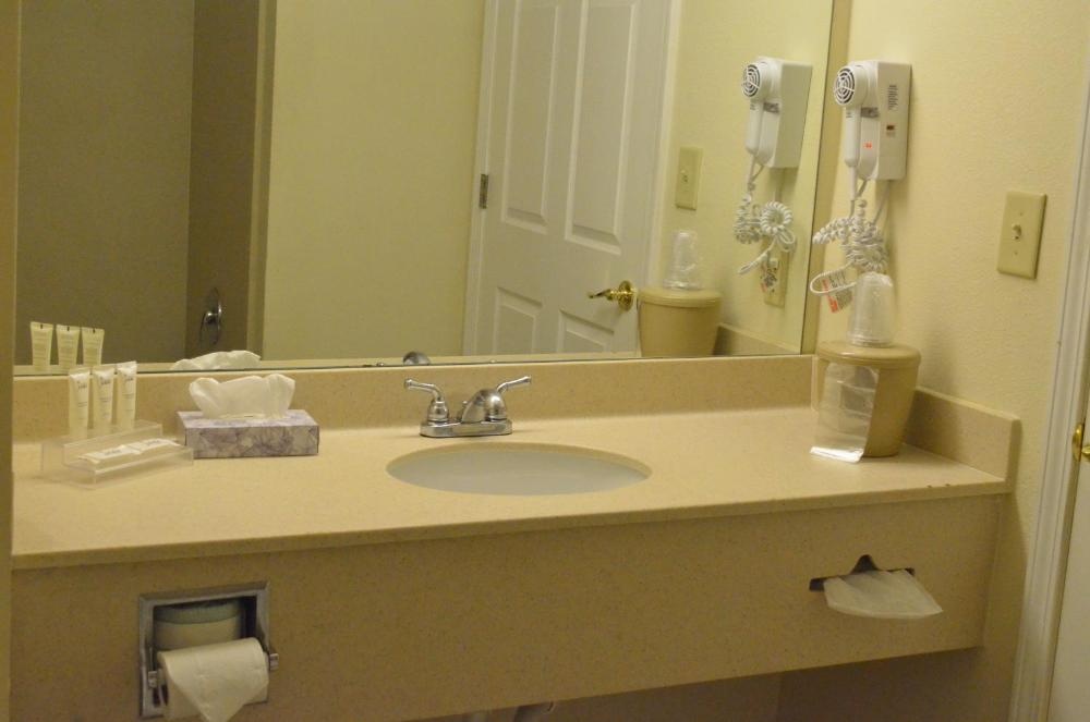 Home Inn & Suites Image 15