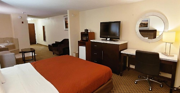 Home Inn & Suites image 35