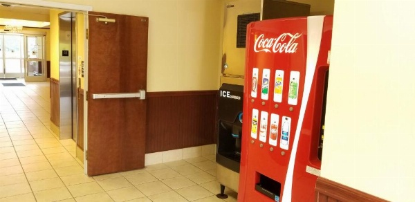 Home Inn & Suites image 8